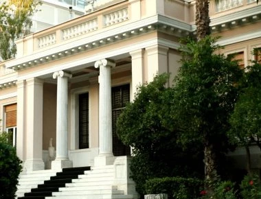 «Τελευταία πράξη του δράματος των μνημονίων» χαρακτήρισε το Μαξίμου την εκταμίευση της δόσης